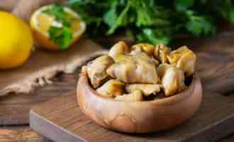 блюдо из рапанов