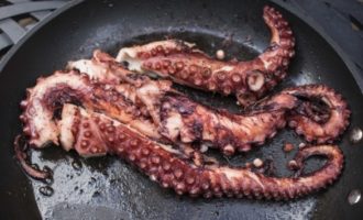 осьминог жареный