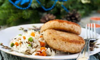 Рыбные котлеты из путассу