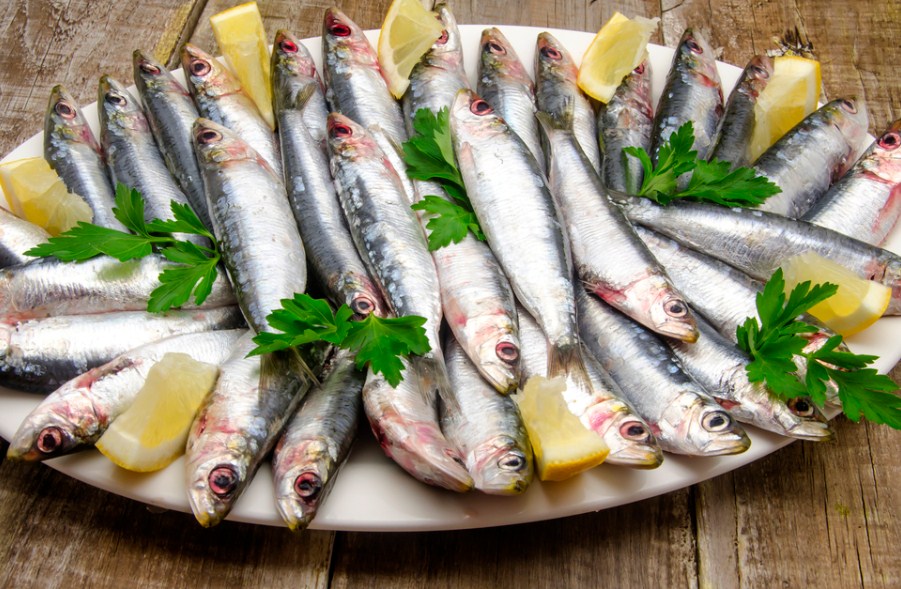 рыба на блюде 