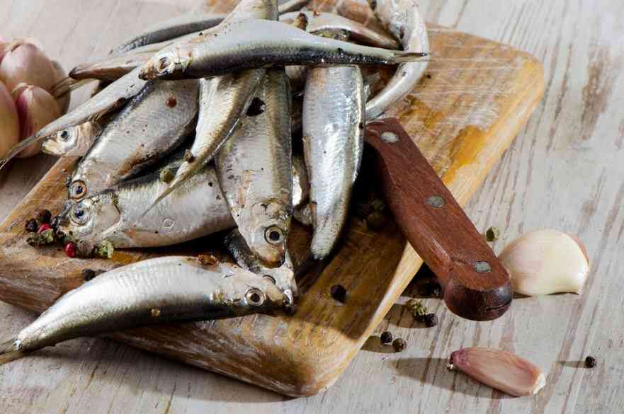 рыба на доске