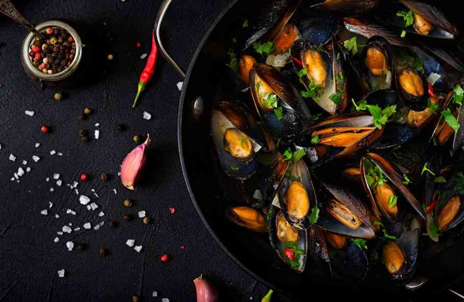 мидии на сковородке