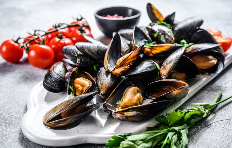 морепродукты с зеленью 