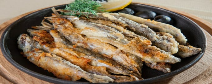 подача жареной мойвы