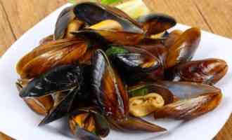 мидии на блюде