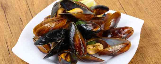 мидии на блюде
