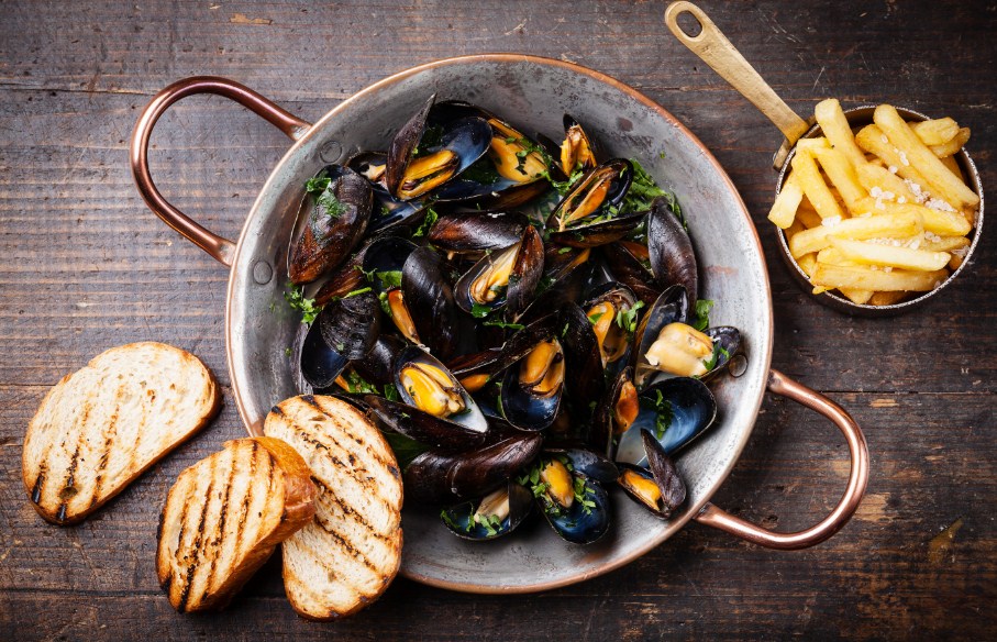 мидии с хлебом 