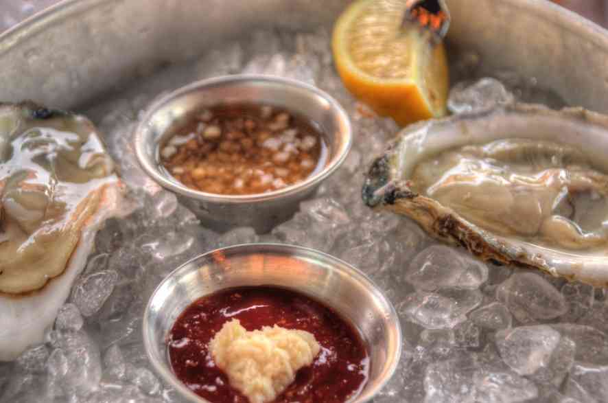 как подавать устрицы с соусом