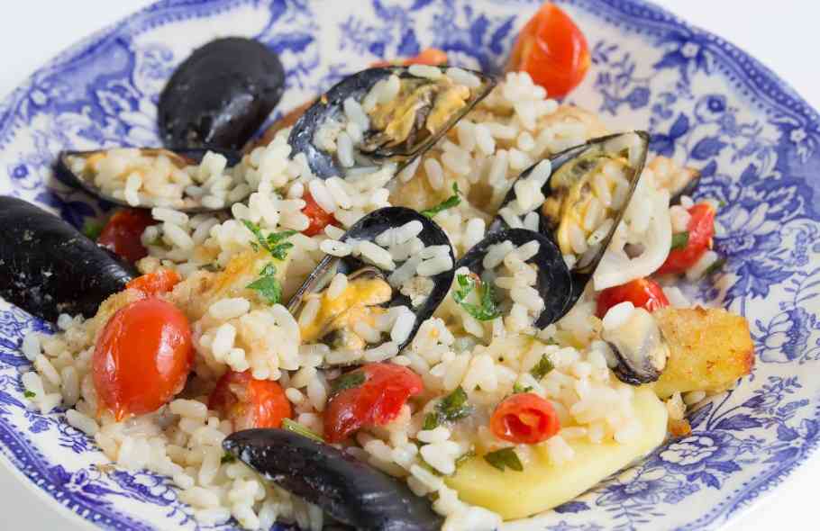 мидии с рисом
