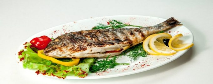 сибас на блюде