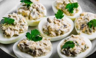 яйца с мойвой