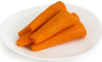 Салат с крабовыми палочками и кукурузой - классический и другие варианты