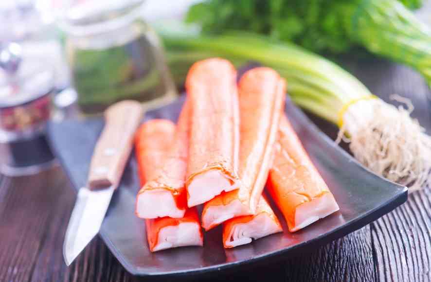 несколько крабовых палочек