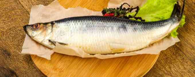 рыба на доске