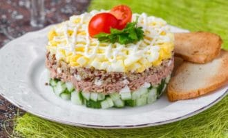 салат с тунцом