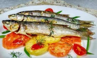 кефаль с овощами жареная