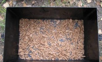 коптильня с опилками