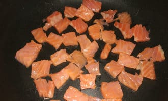 лосось жаренный на сковороде