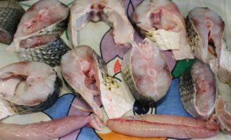 кефаль нарезанная на стейки