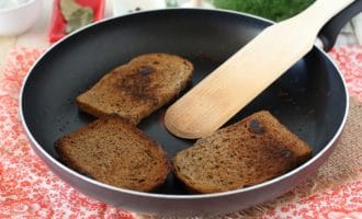 хлеб на сковороде