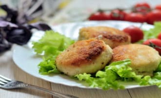 вариант подачи котлет из мойвы