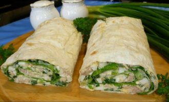 лаваш с икрой мойвы и свежим огурчиком