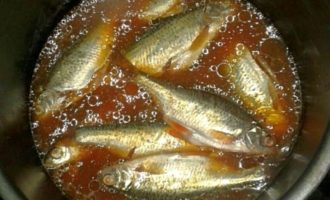 плотва в соусе