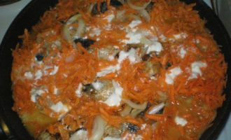 скумбрия с морковью и луком