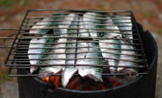 приготовление скумбрии на мангале