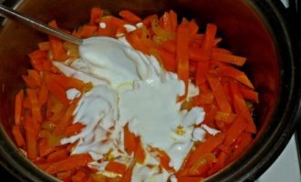 морковь со сметаной