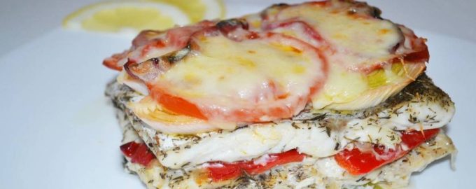 минтай с сыром и томатами