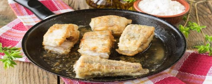 подача рыбы минтай жаренной в муке