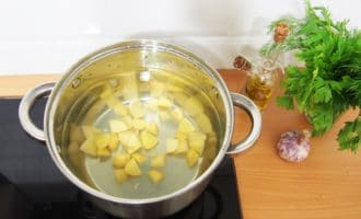 картошка в воде