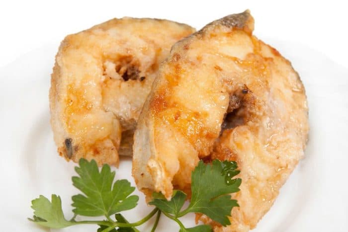 жареные стейки трески 