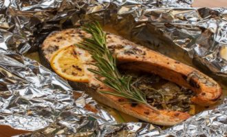 стейки семги в фольге