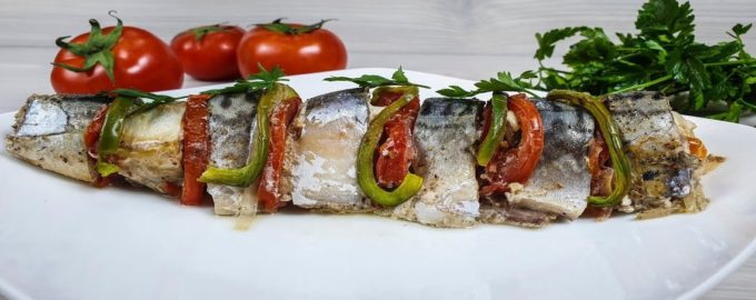 рыба с томатом и перцем