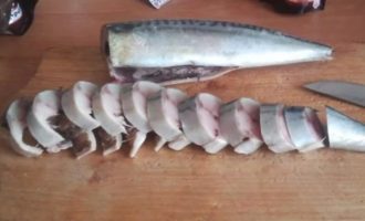 нарезка рыбы кусочками