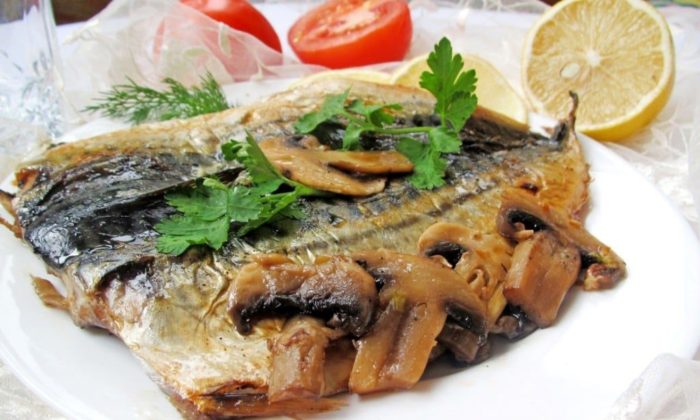 скумбрия с грибами 