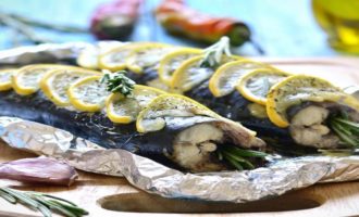 скумбрия запеченная с лимоном