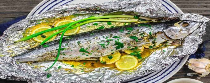 как подать запеченую скумбрию
