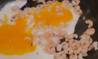 рис с яйцом