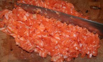 семга нарезанная кусочками