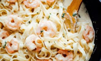 паста с креветками в сливках