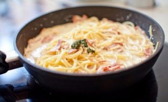 паста в белом соусе