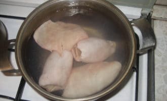 варка тушки кальмара