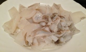 блюдо с каракатицей