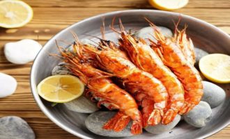 подача отварных лангустин