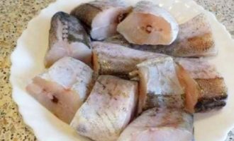 стейки рыбы минтай