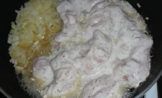 минтай в сковороде