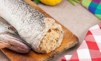 щука с начинкой